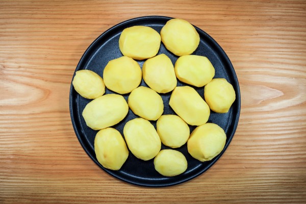 Kartoffeln Belana geschält