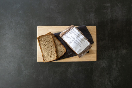Teffbrot mit Sonnenblumenkernen