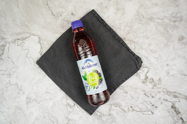 Bio Erfrischungsgetränk schwarze Johannisbeere