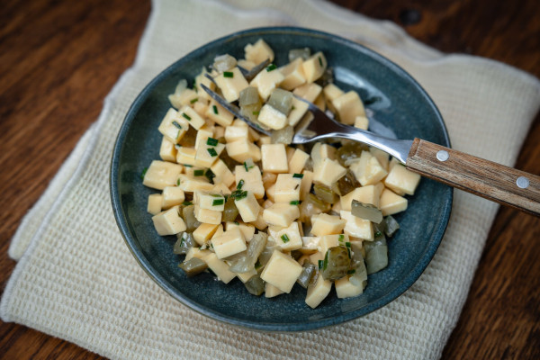 Käsesalat mit Bauerngurke