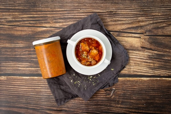 Gulaschsuppe (vom Aktivstall-Schwein)
