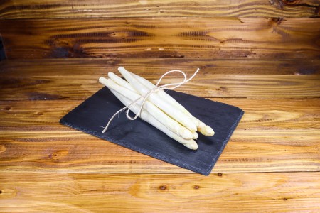 Spargel dick fertig geschält